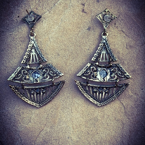 Antique Silver Boho Garnet Lantern Earrings - Picture 4 of 8